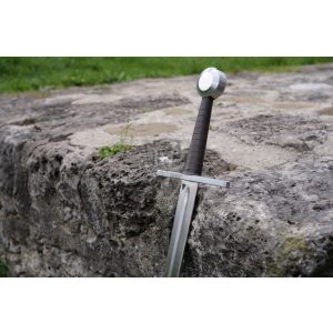 Tourney arming sword with spatulated tip