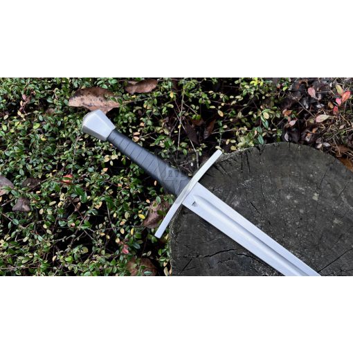 Onehanded hema sword with pear pommel