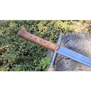 Left handed unique messer 